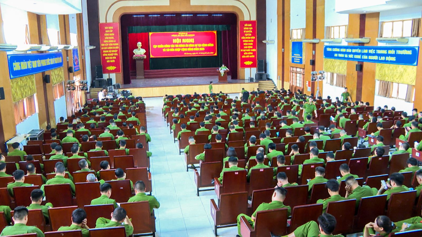 Tăng cường năng lực cho cán bộ xã trong công tác Thi hành án hình sự tại cộng đồng và tái hòa nhập cộng đồng.